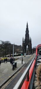 Hopp on hopp off tour - Scots Monument